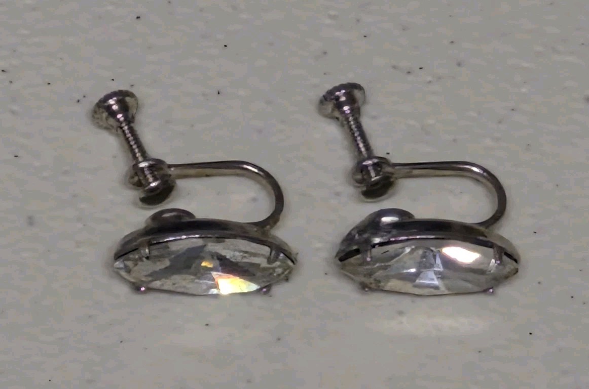 VTG Pair of Earrings Silver Tone Metal Screw Back w/Clear Faceted Rhinestones