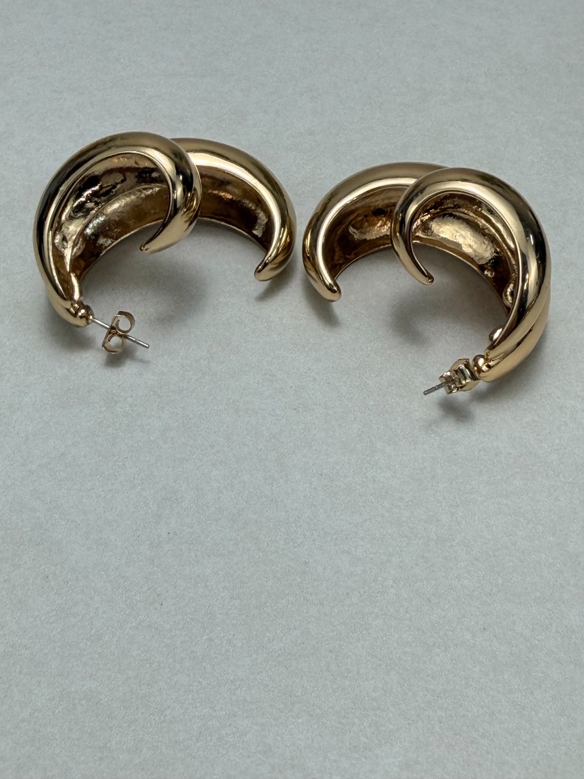 Zara Chunky Gold Tone Double Hoop Sculptural Earrings Trendy Bold NWOT Statement