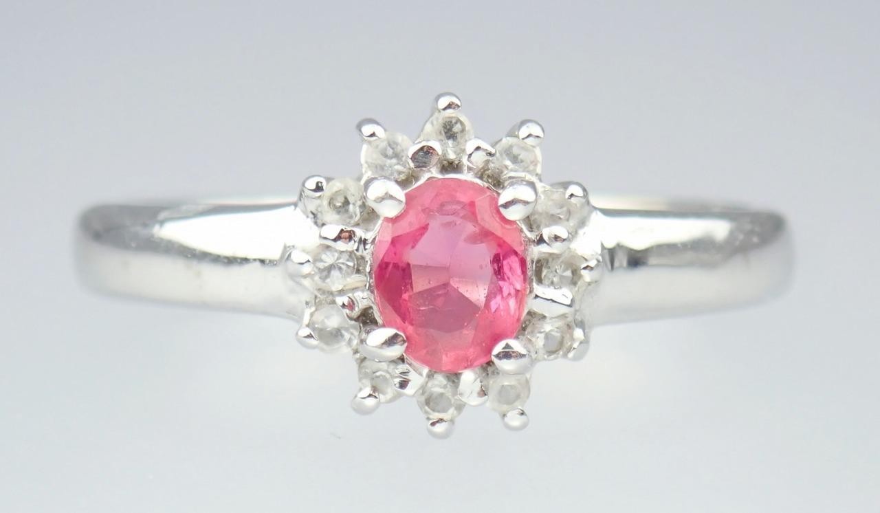 Beautiful Vintage Estate Solid 9K White Gold Red Spinel Floral Ring Size 7