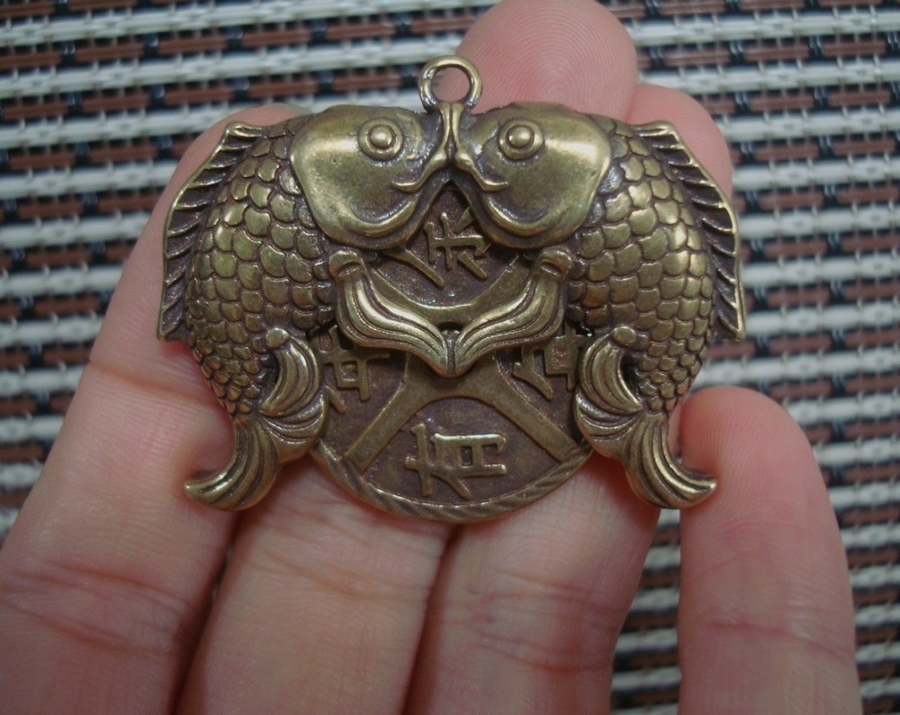 Vintage Style Solid Brass Two Fish Figurine Statue FengShui Pendant Bags Charms