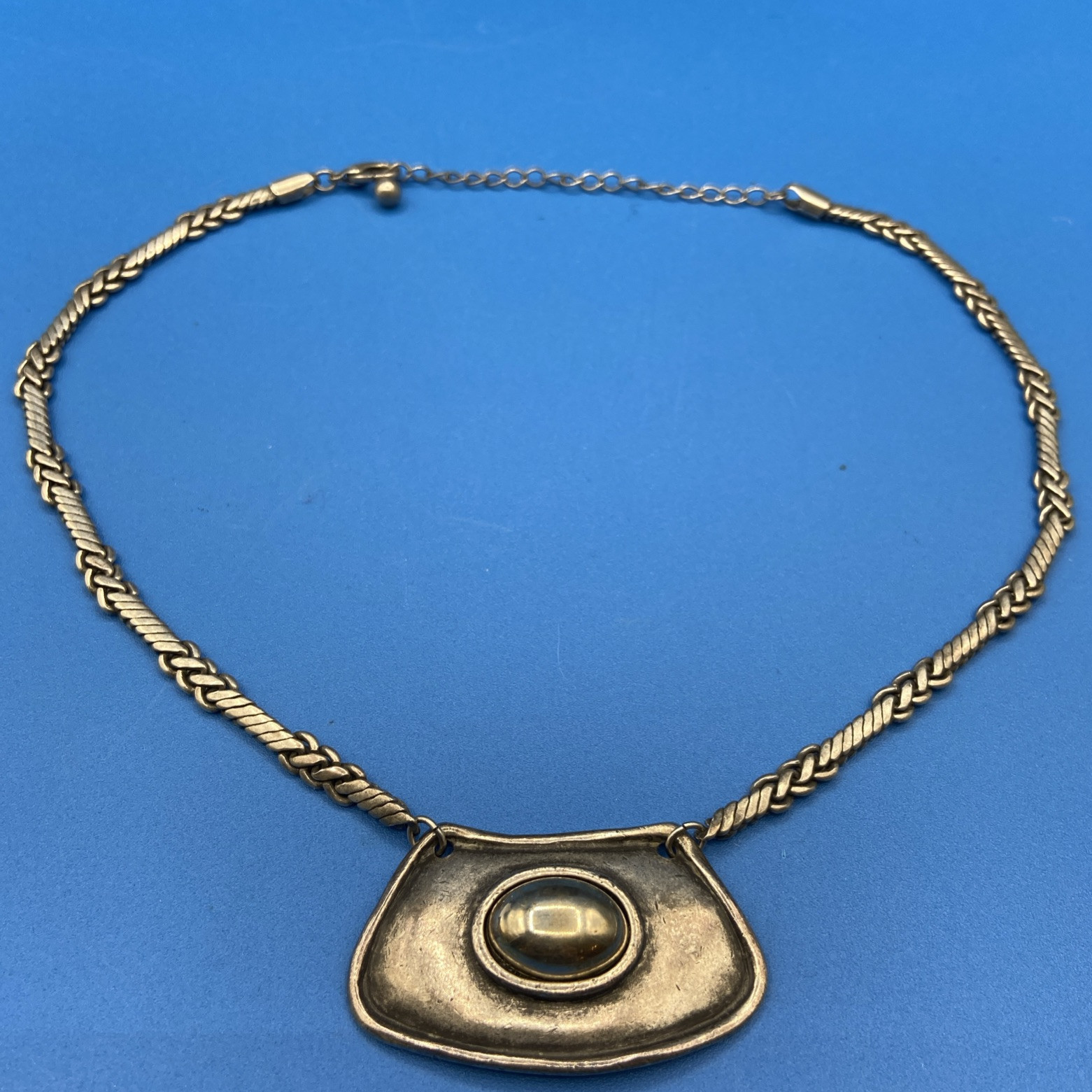 Vintage NECKLACE Modernist silvertone Brutilist lge pendant unusual chain 20″