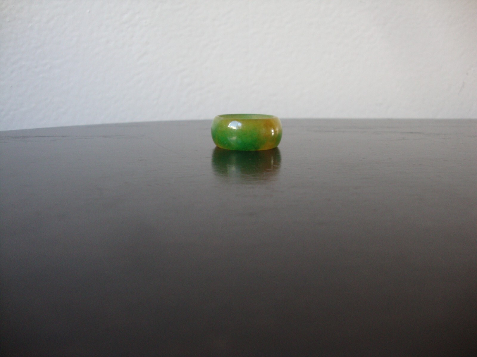 VINTAGE 1970s HONG KONG MULTICOLOR JADE AGATE 10 MM BAND SZ 8.75