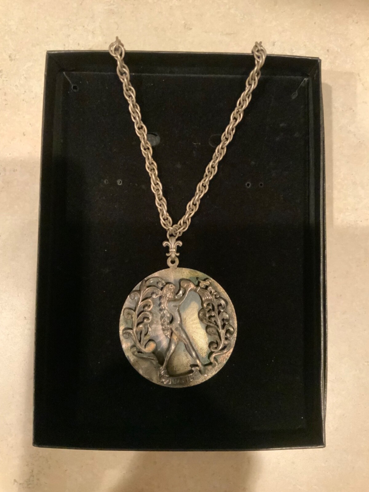 Edlee Vintage Silver Tone Zodiac Aquarius (2-1/4”) Medallion Pendant w/chain