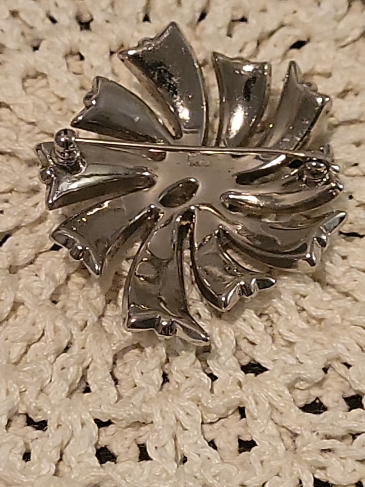 Vintage Signed Crown Trifari Silver Tone Pin Brooch