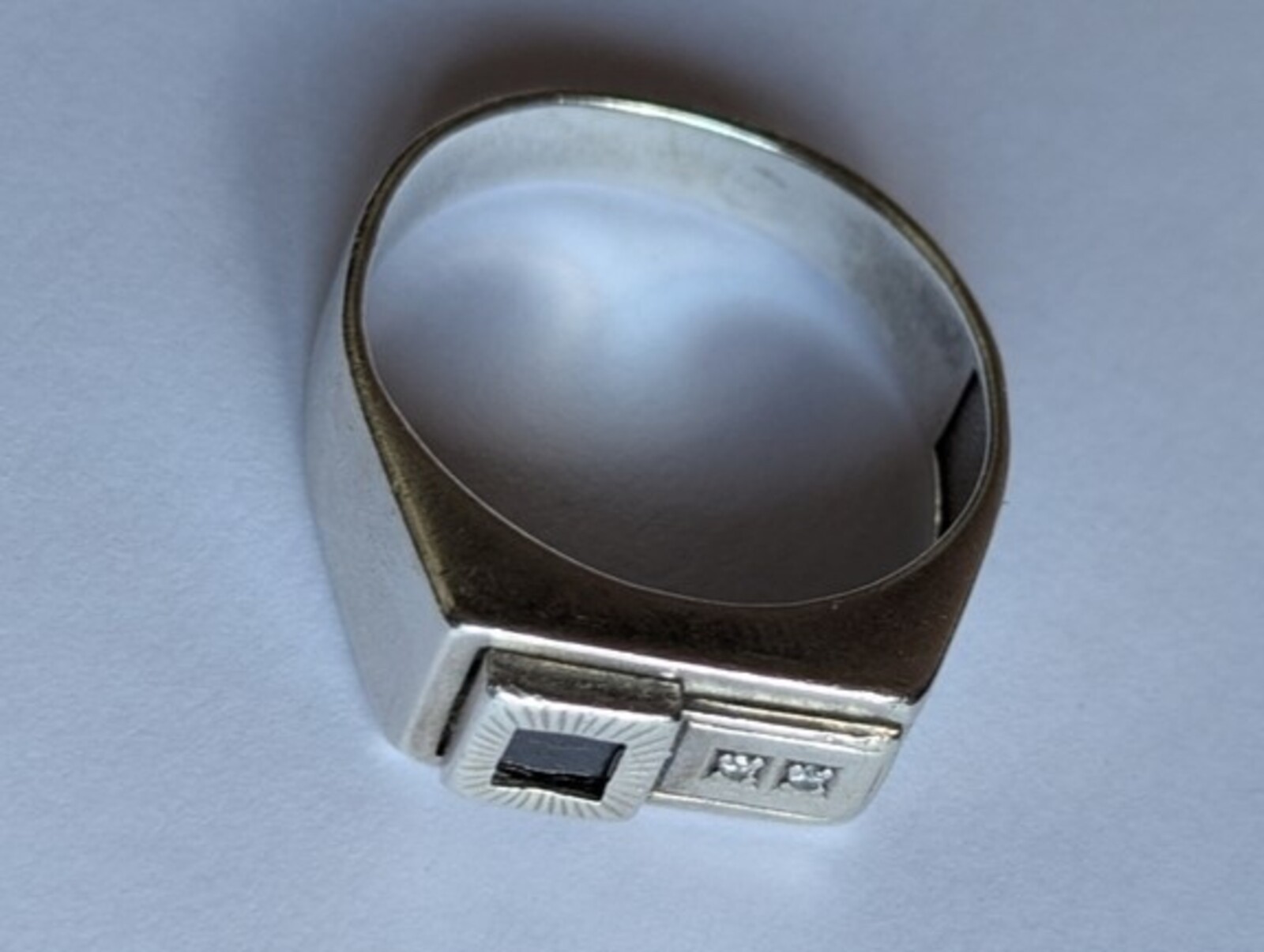 Vintage men’s signet ring sterling silver 925 Size 11.5 wt. 5.4 g.