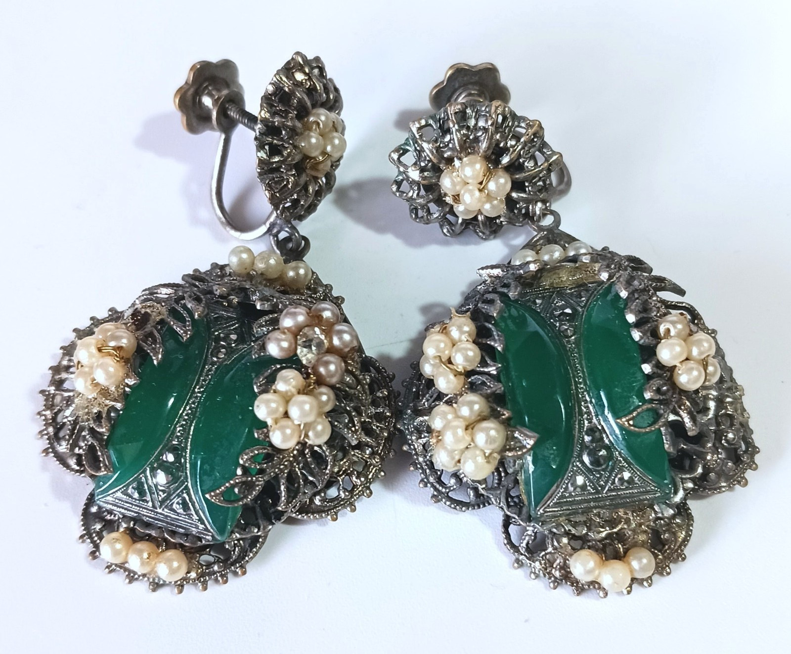 Vtg (Antique?) Screwback Filigree Dangle Earrings: Faux Pearls, Marcasite, Jade?