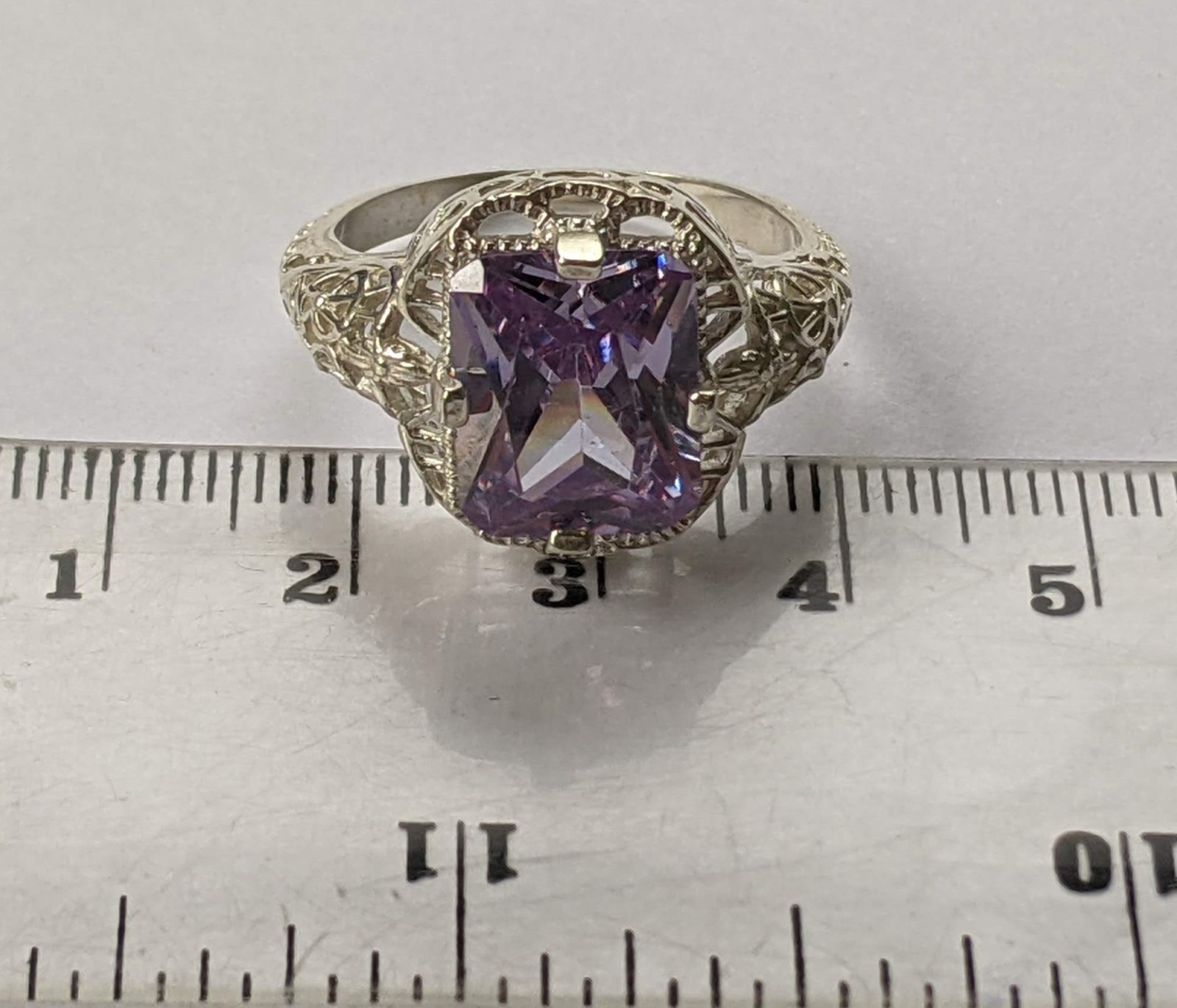 Vintage ring sterling silver 925 Size 9.5 Weight 5.44 g. Amethyst.