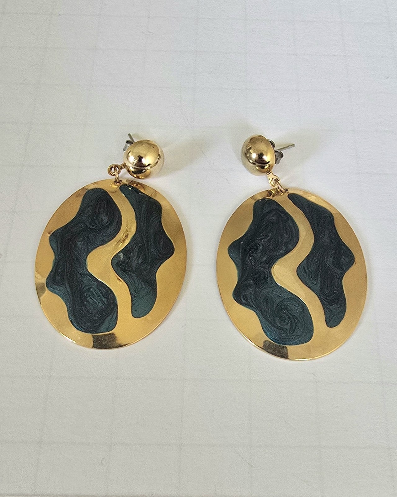 Vintage 80’s NOS Gold Tone Green Forest Enamel Inlay Drop Pierced Earrings New