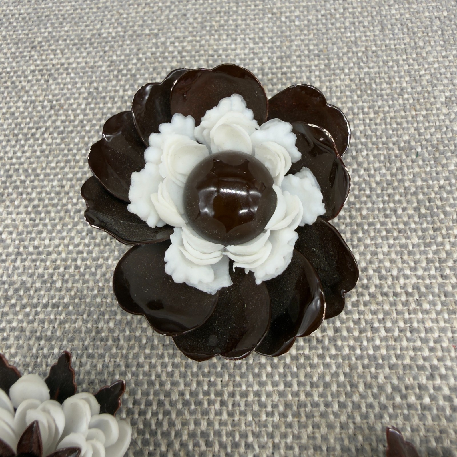 Vintage Flower Brooch Earrings Set Enamel Acrylic Brown White Clip Ons
