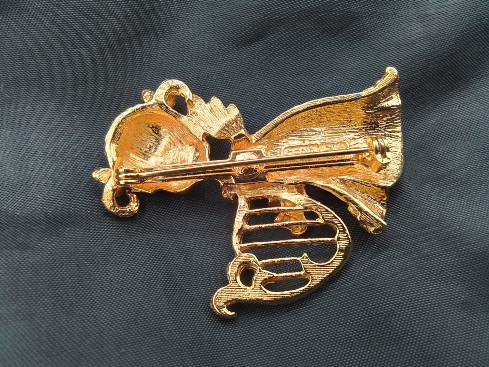 GERRY’S DESIGNER SIGNED BLUE CRYSTAL EYES ANGEL MYSTICAL CREATURE HARP PLAYER