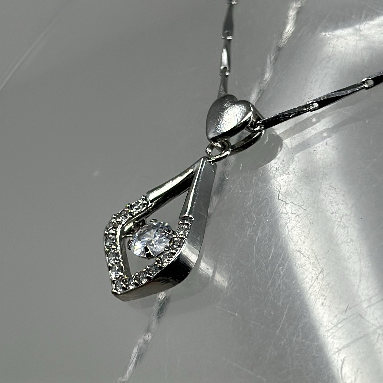 Vintage 925 Sterling Silver Love Drop Dancing Solitaire Crystal Pendant Necklace