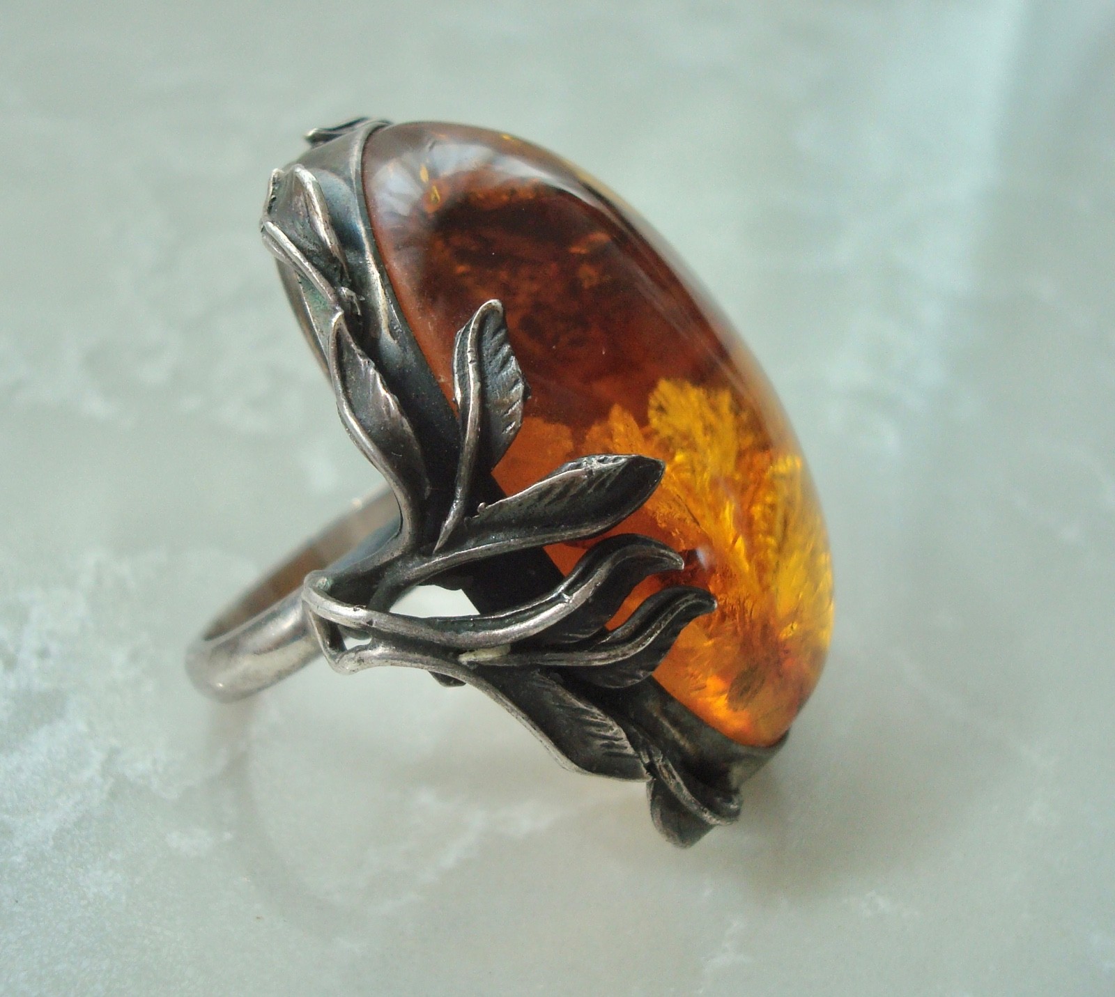 LARGE 1 ½” x 1 ⅜” Vintage AMBER STERLING Silver LEAVES RING 19.5 grams Size 8