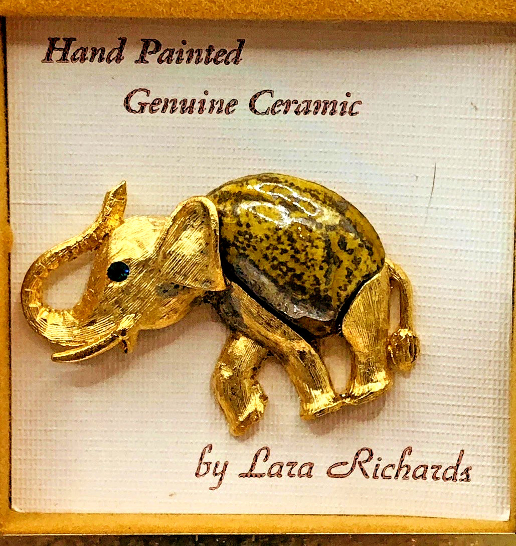 48 LARA RICHARDS Hand Painted Ceramic Creature Pins NEW OLD STOCK Original Pkg