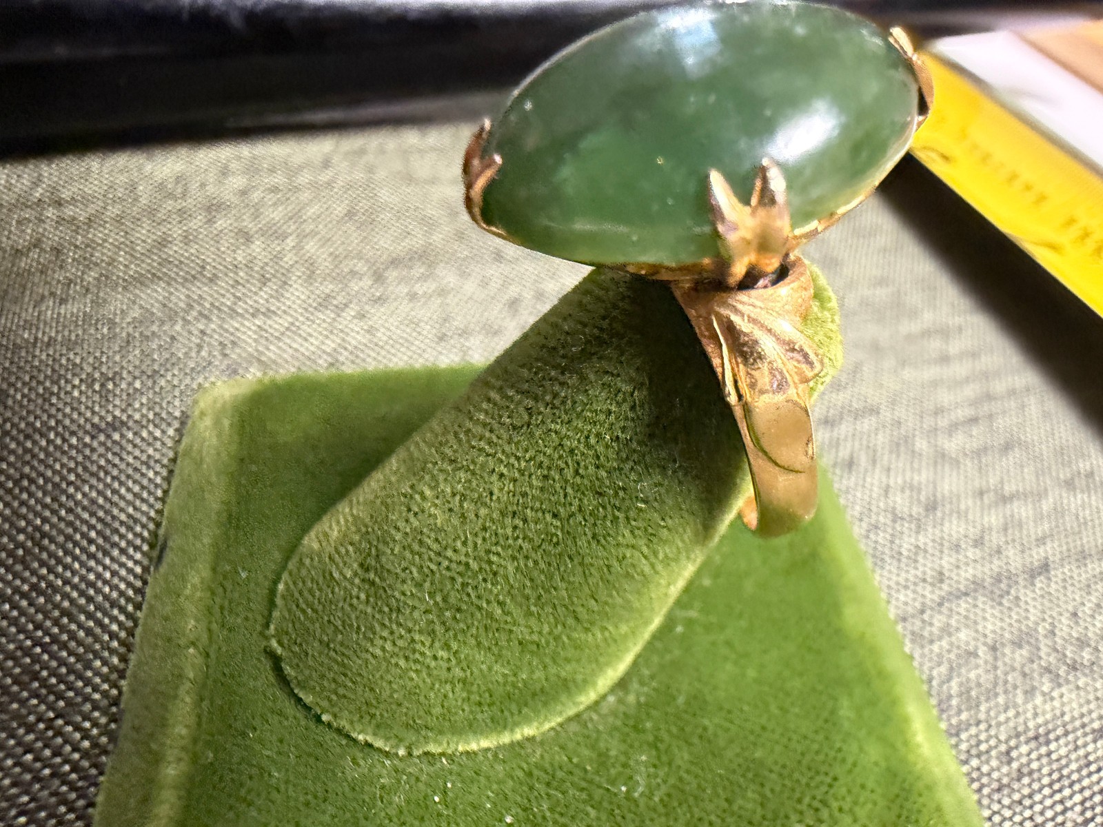 Vintage SOLID 14KT Gold Stamped Jade Ring Size 7.25 4.5g New Old Stock!