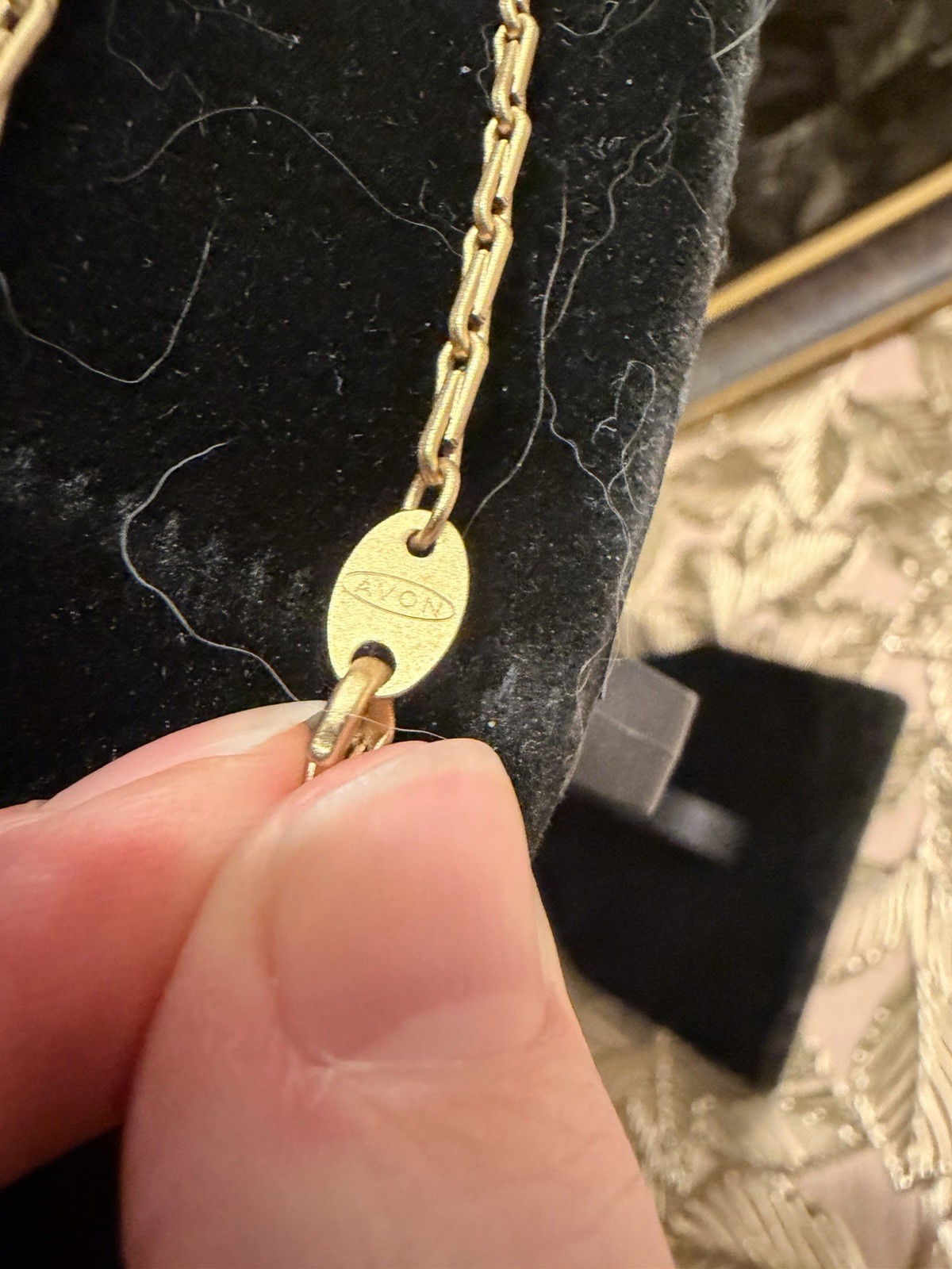 Avon Gold Tone Necklace with Red and Blue Accents Vintage Costume Jewelry 17″