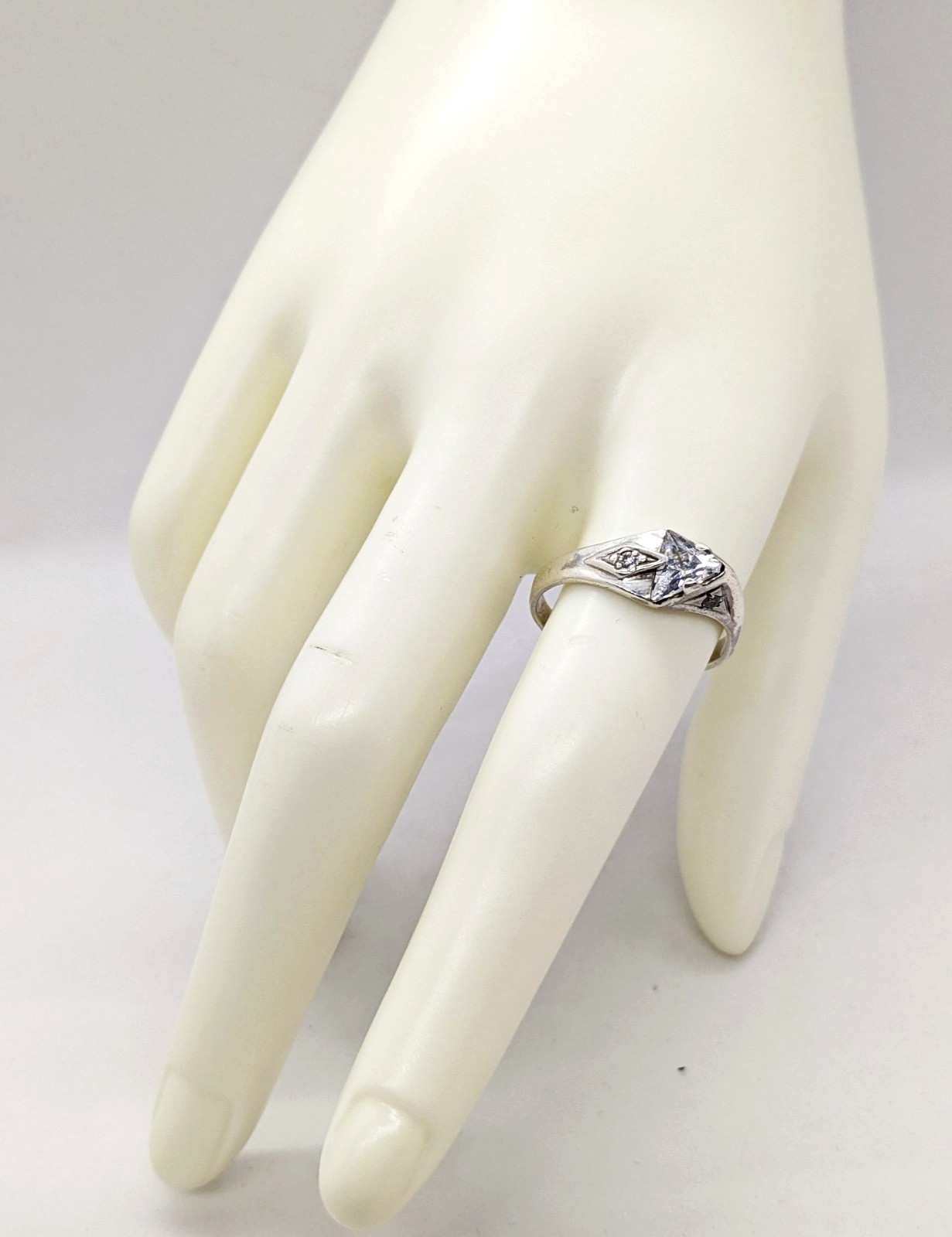 Vintage Elegant RING Silver 925 with Bright Stone -size: 10.5US (20mm) Ukrain#38