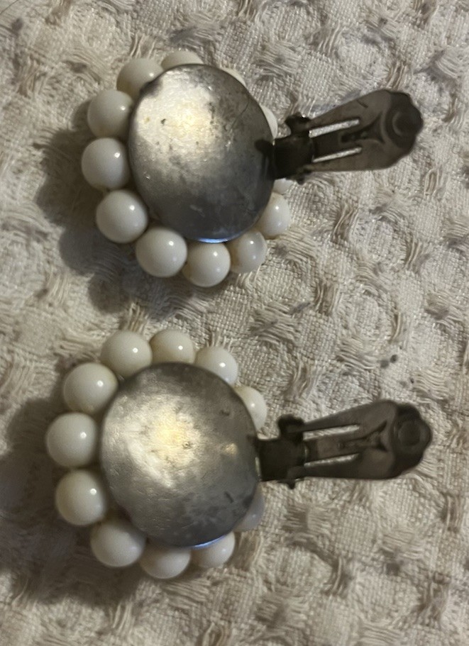 Vintage Costume Jewelry Set Bracelet Clip On Earrings White Beaded Japan Retro