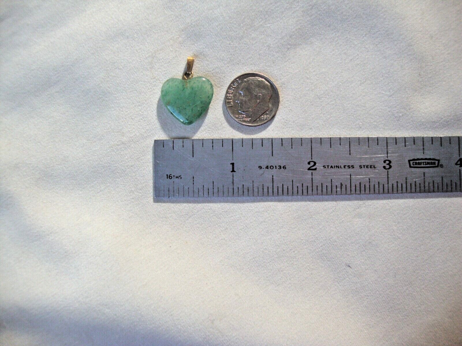 VINTAGE 1980s HANDCRAFTED AVENTURINE HEART YELLOW GOLD FILLED PENDANT