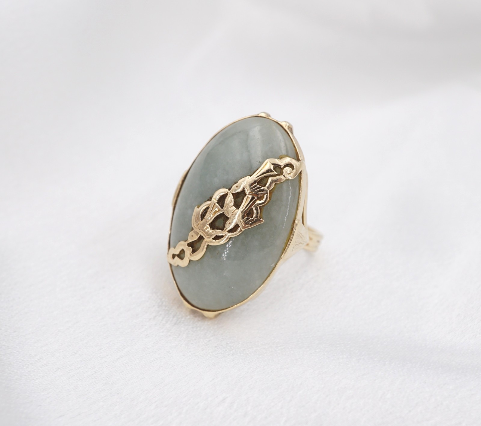 Vintage Ming’s Jade Statement Ring Birds 14k Yellow Gold Size 6 Natural RG5349