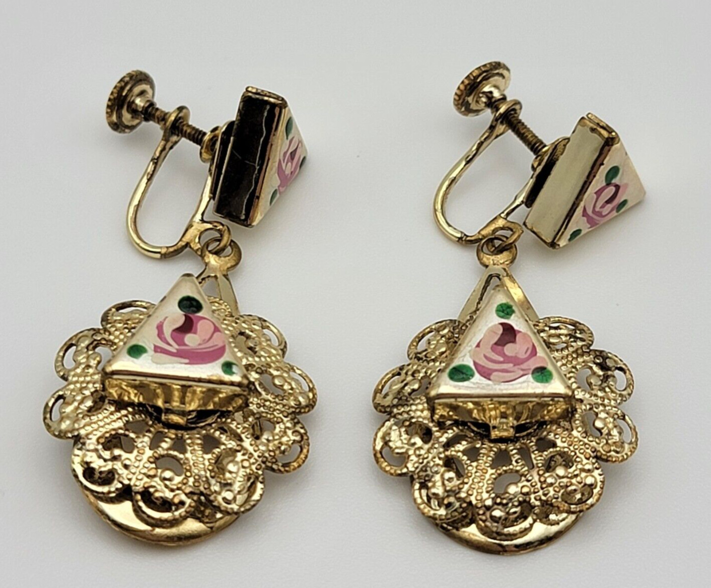 Vtg. Gold Tone Filigree Hand Painted Rose Flower Dangle Earrings 2 In Screw Back
