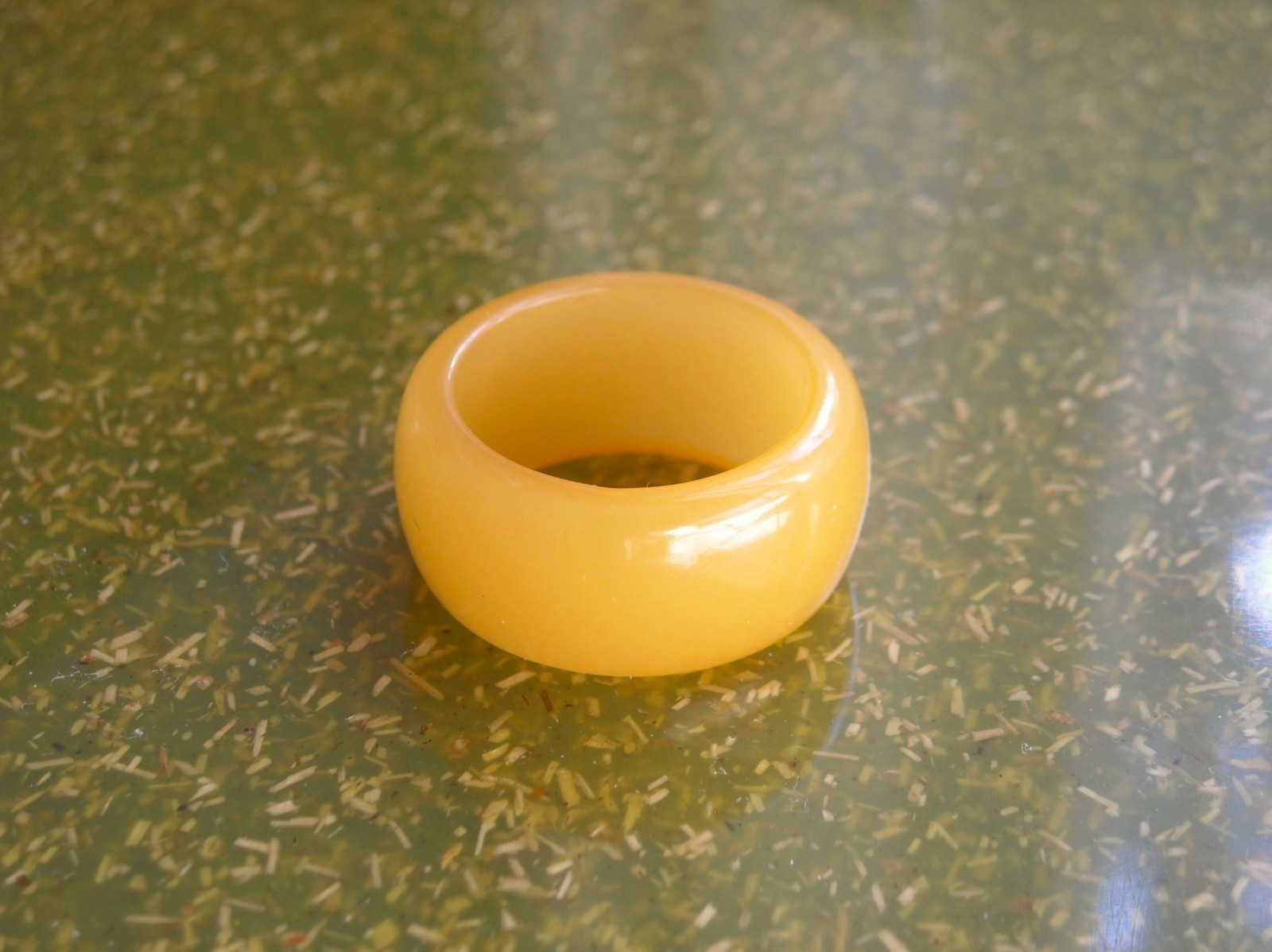 Vintage Butterscotch Amber Bakelite Ring Plain Band 3/8″ Size 6.75