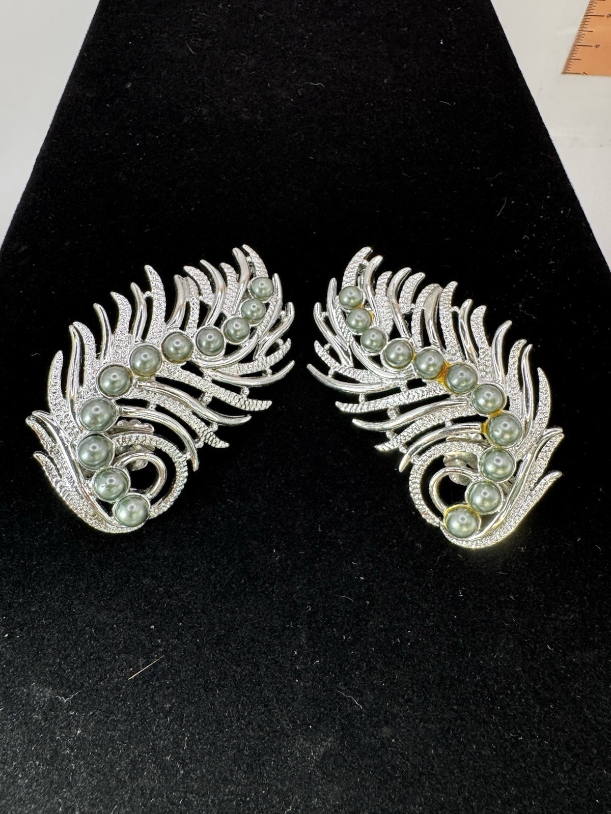 Vintage Sarah Coventry “Feather Fantasy” Faux Pearl Double Clip On Earrings