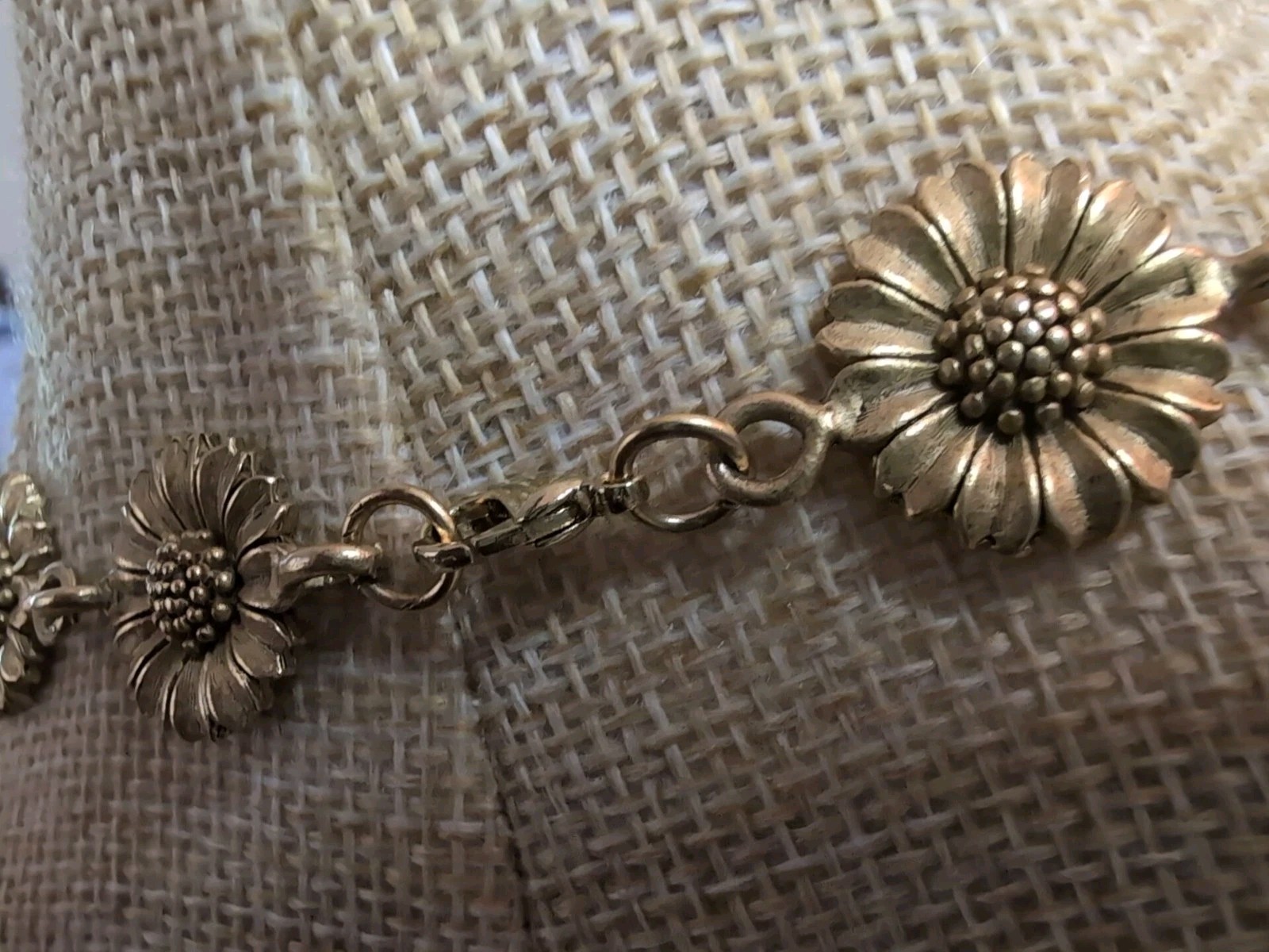 Eivind Hillestad EH Sunflower Daisy Necklace Matte Gold 16″ Floral Link
