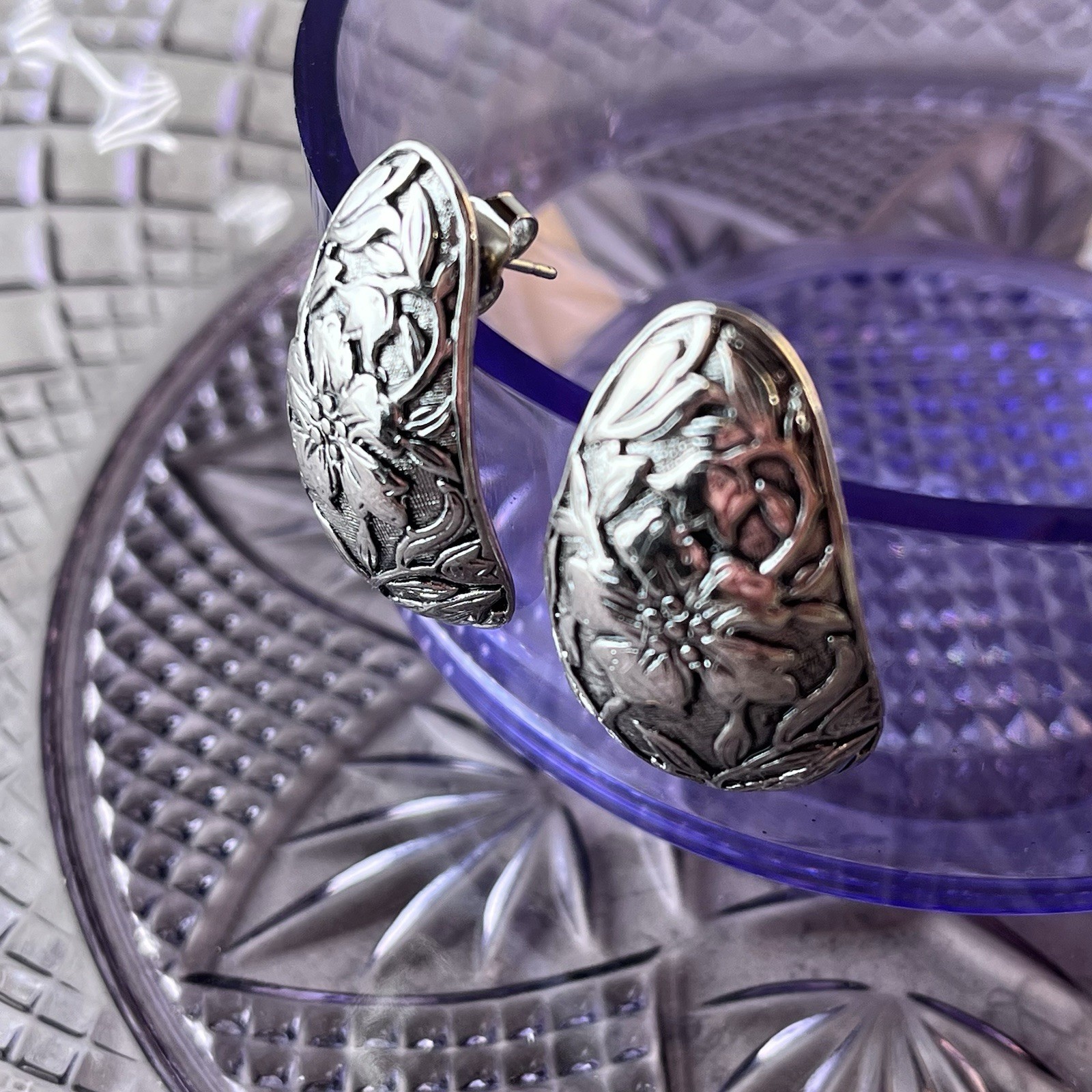 Vintage Repoussé Floral Silver Teardrop Post Pierced Earrings – 1.5” – Statement