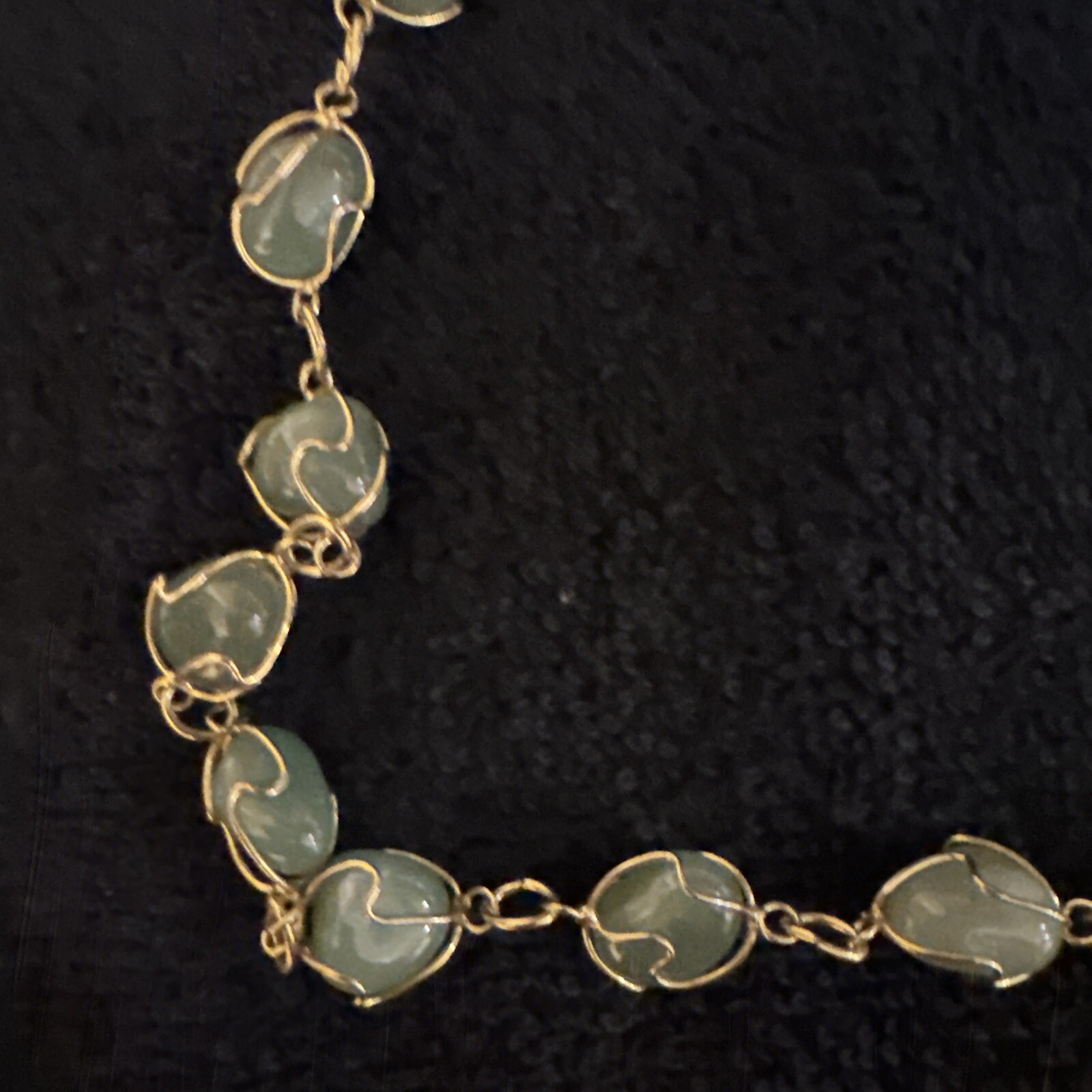 Serpentine Beads Necklace Jade Green Gold Tone Gorgeous Vintage