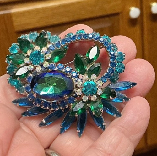 Vintage Juliana D & E Peacock Costume Jewelry Large Cupcake Brooch/Pin