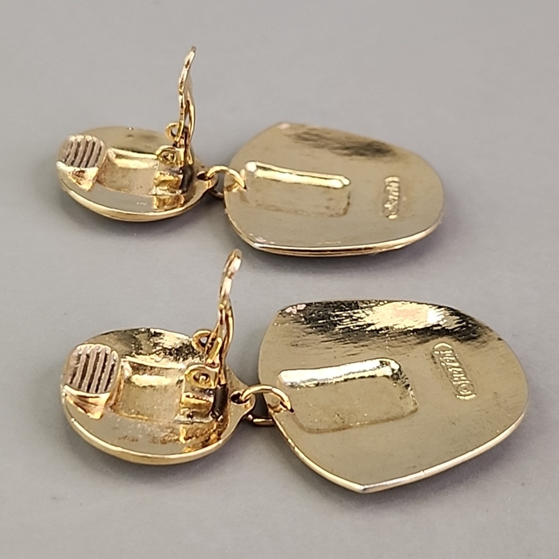 Vintage Berebi Clip On Earrings Dangle Green Enamel Asian Gold Tone 2″