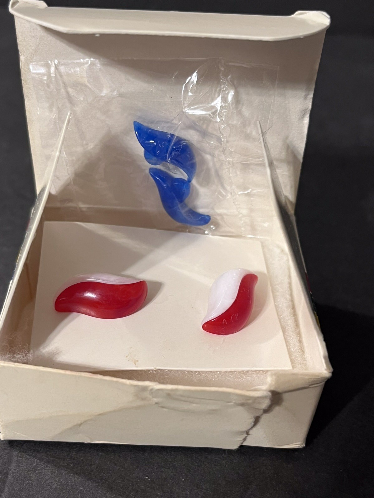 Avon Vtg 1984 Summer Brights Convertilbe Pierced Earrings. NEW IN ORIGINAL BOX