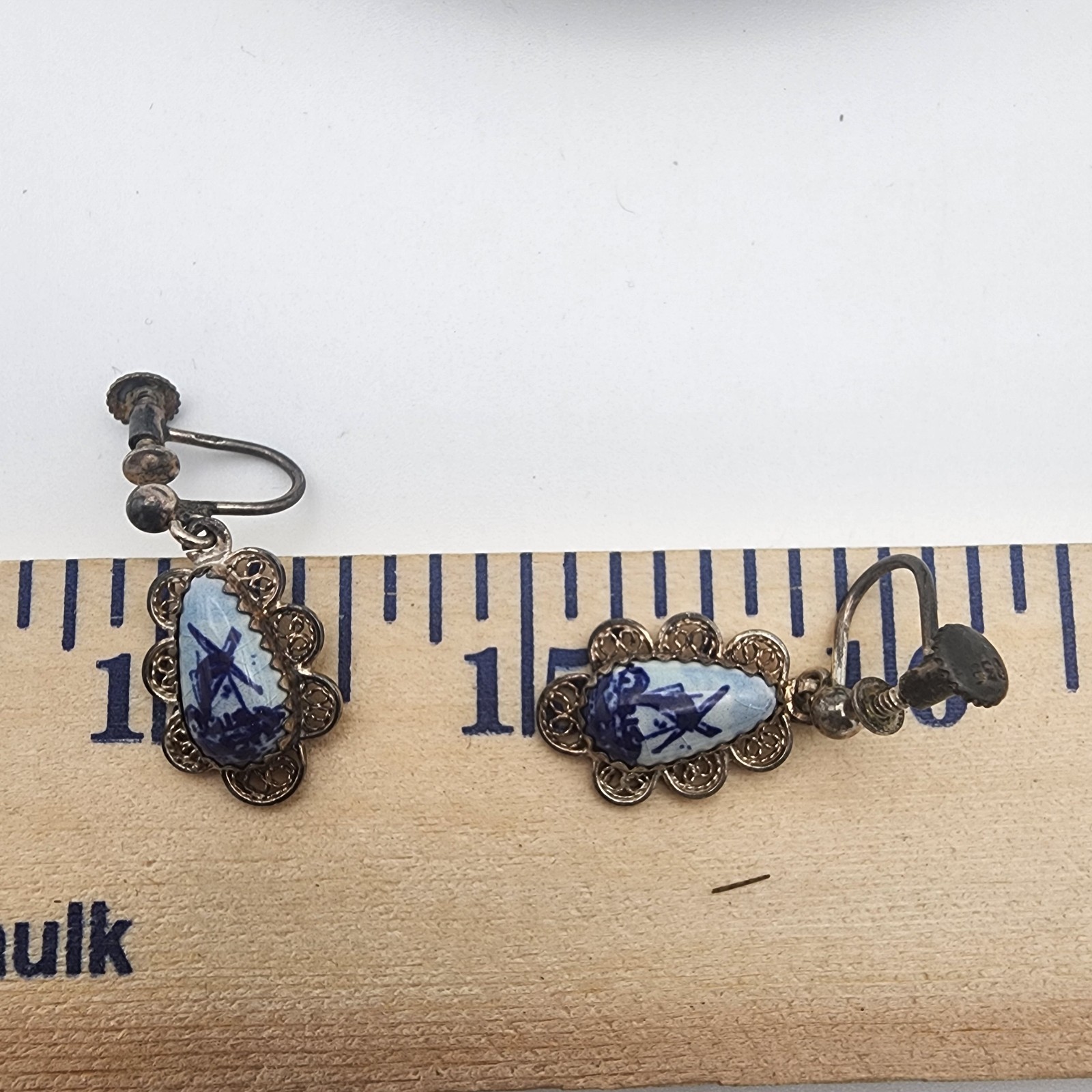 VTG 835 Silver Delft Blue Porcelain Windmill Filigree Dangle Screw Back Earrings
