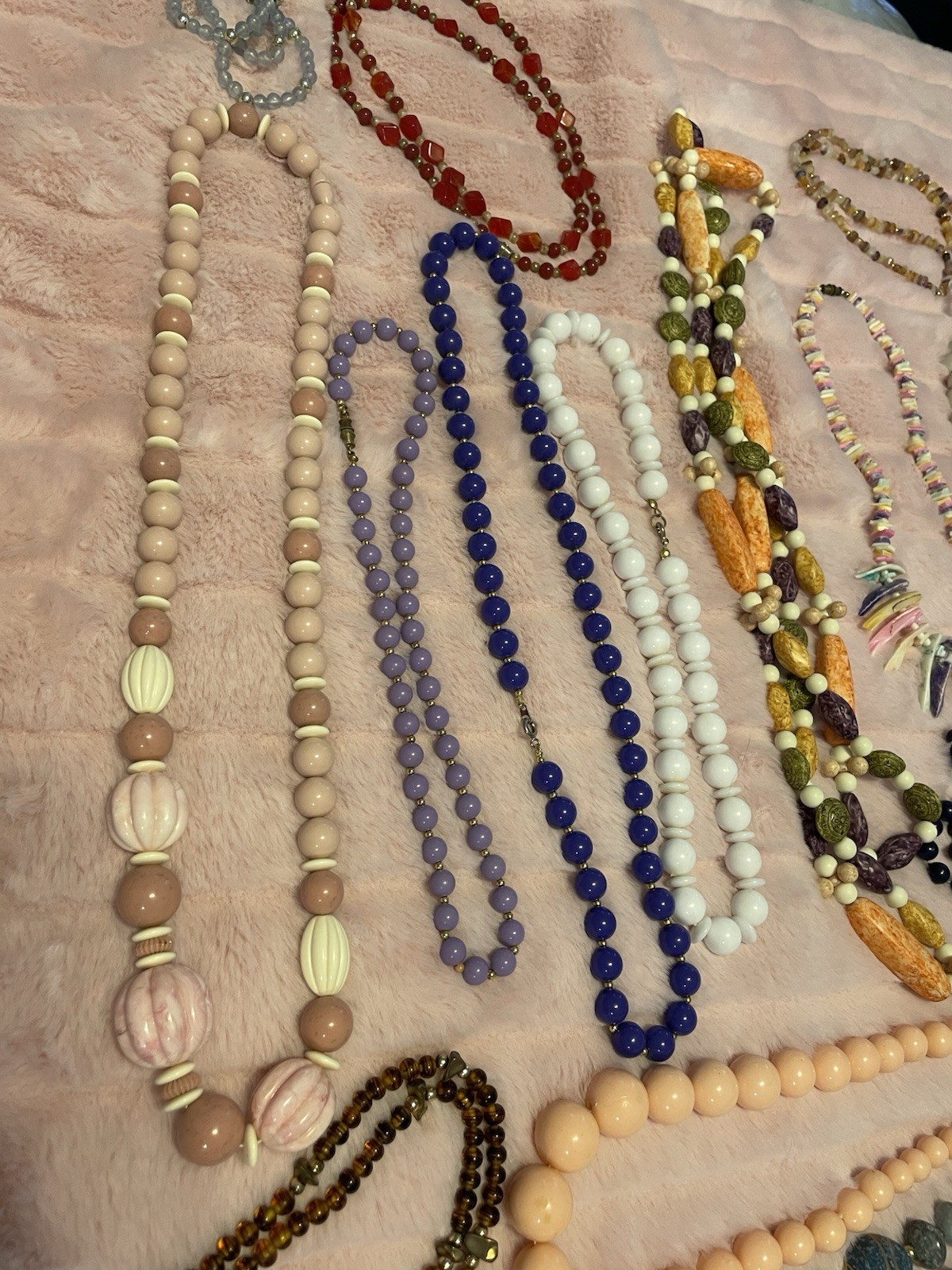 Lot Of 19 Beaded Costume Jewelry See Pictures Details/Wear
