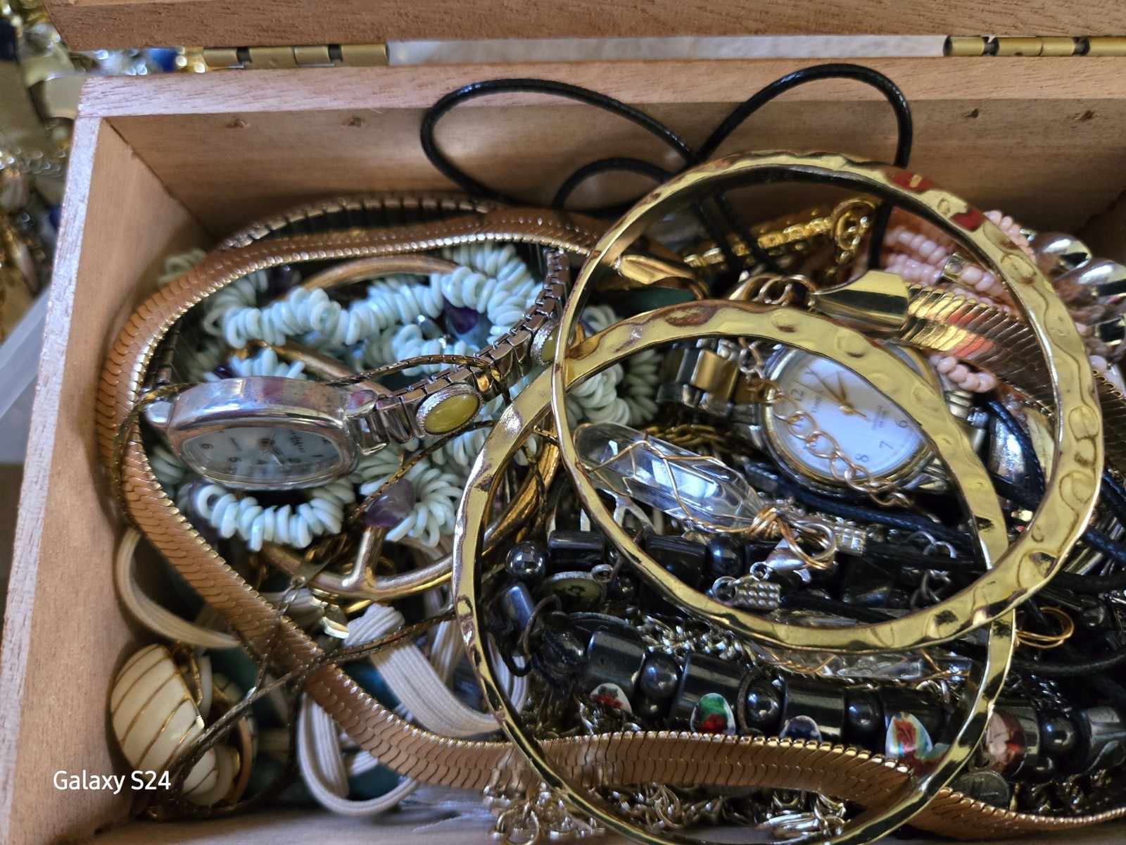Mystery Jewelry Lot In A Vintage Cigar Box. VNG To Now.