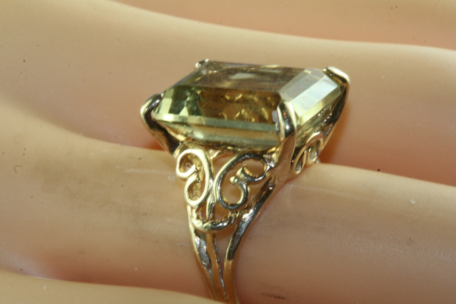 FANCY LARGE 10K LIGHT SMOKY QUARTZ RECTANGLE RING SIZE 4.75 TO 5