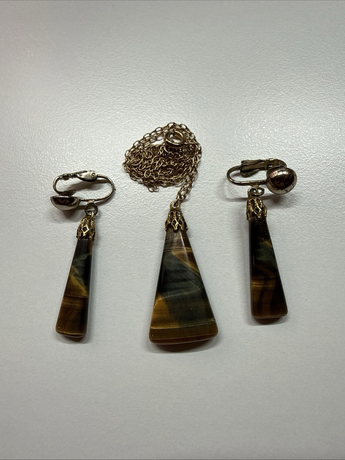 Vintage Tiger’s Eye Necklace & Clip Earrings Set – Gold Tone