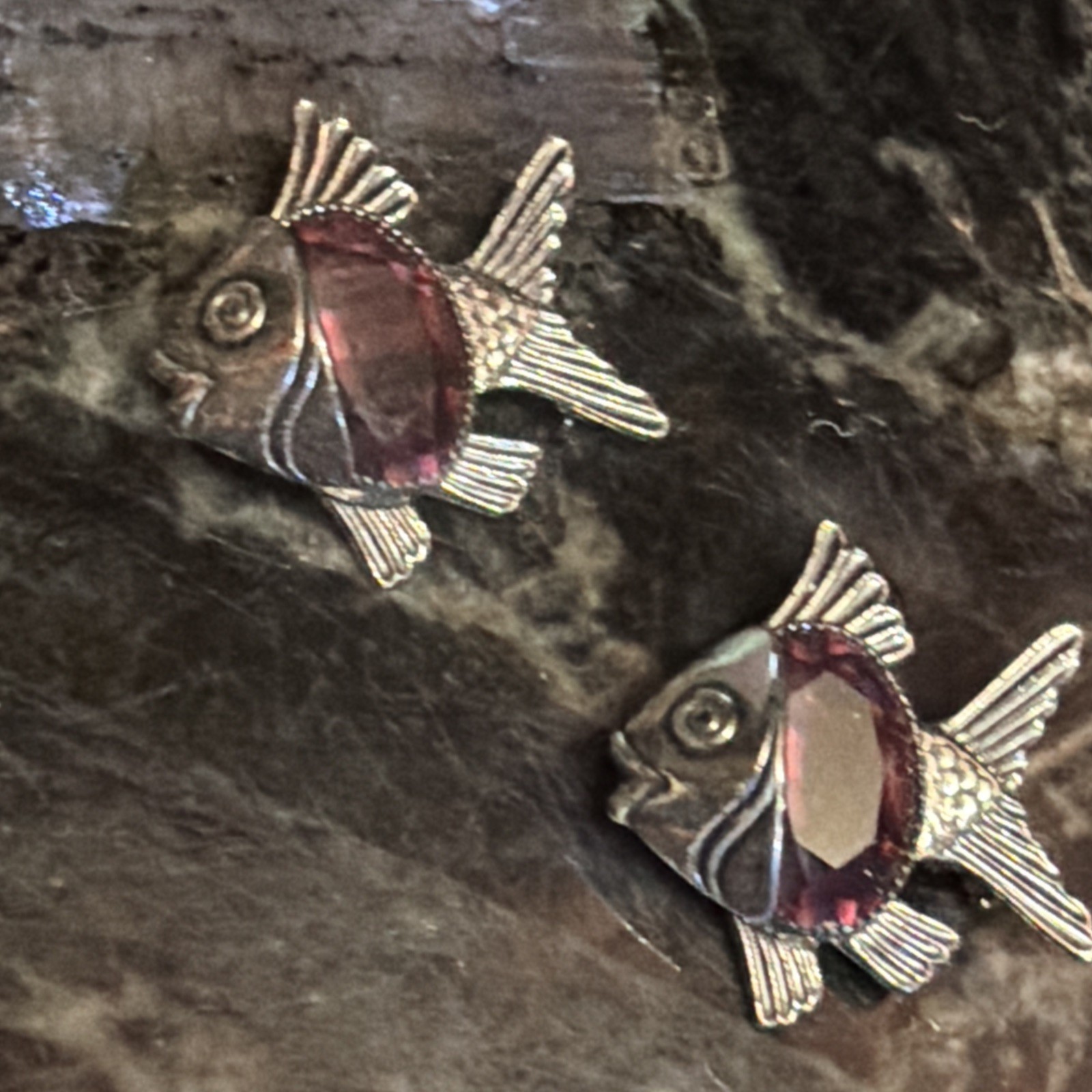 PAIR (2) Vntg DANECRAFT STERLING & Faceted Amethyst Fish Brooches 1” NICE EUC