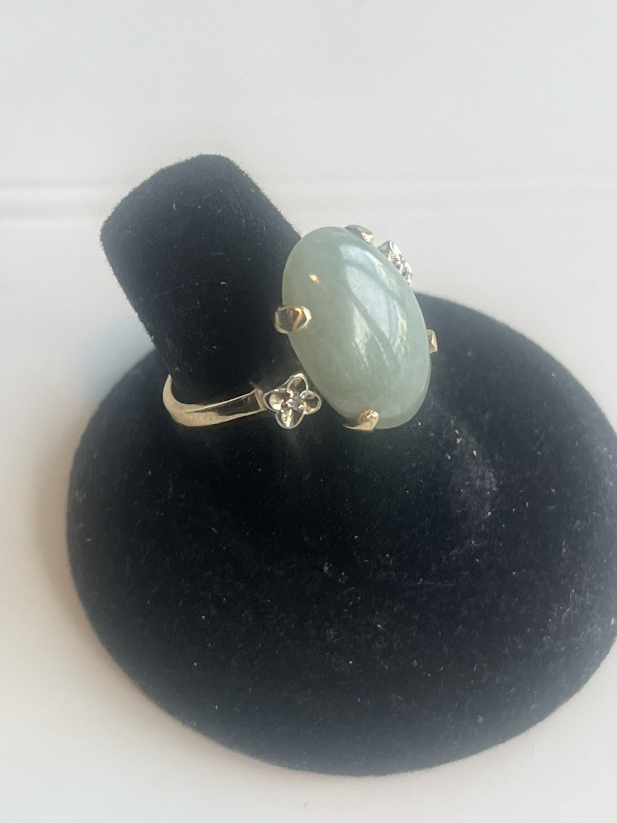 Vintage Jade Ladies Ring In 14k Yellow Gold Size 6.5 Center Oval Jade 18x13mm
