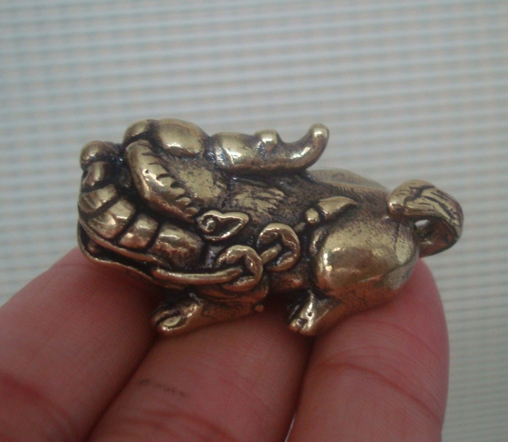 Solid Brass Pixiu Lucky Beast Statue Charm Pendant Vintage Style Bags Ornament