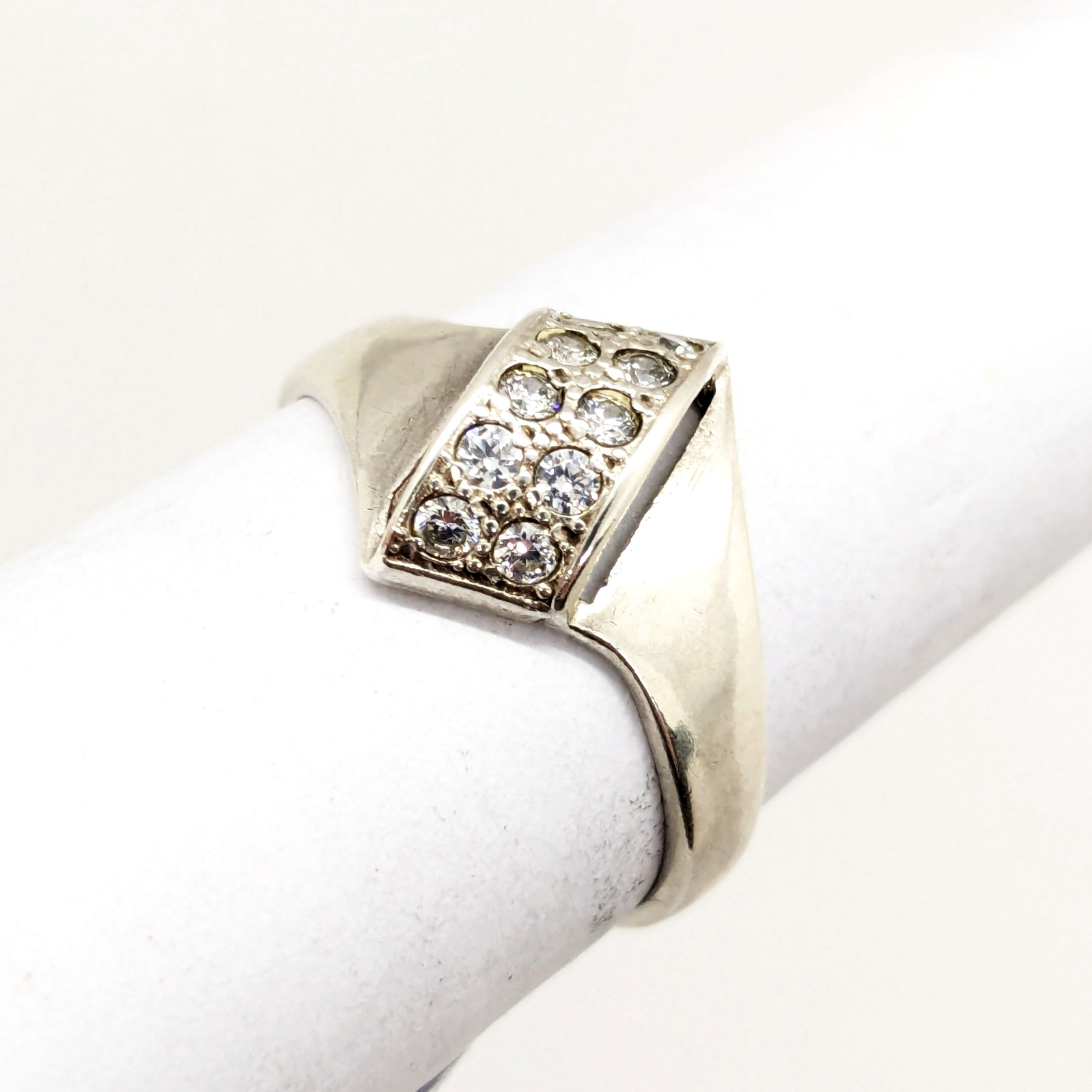 Vintage Elegant RING Silver 925 with Chic Bright Inserts -size: 8US (18mm) | #47
