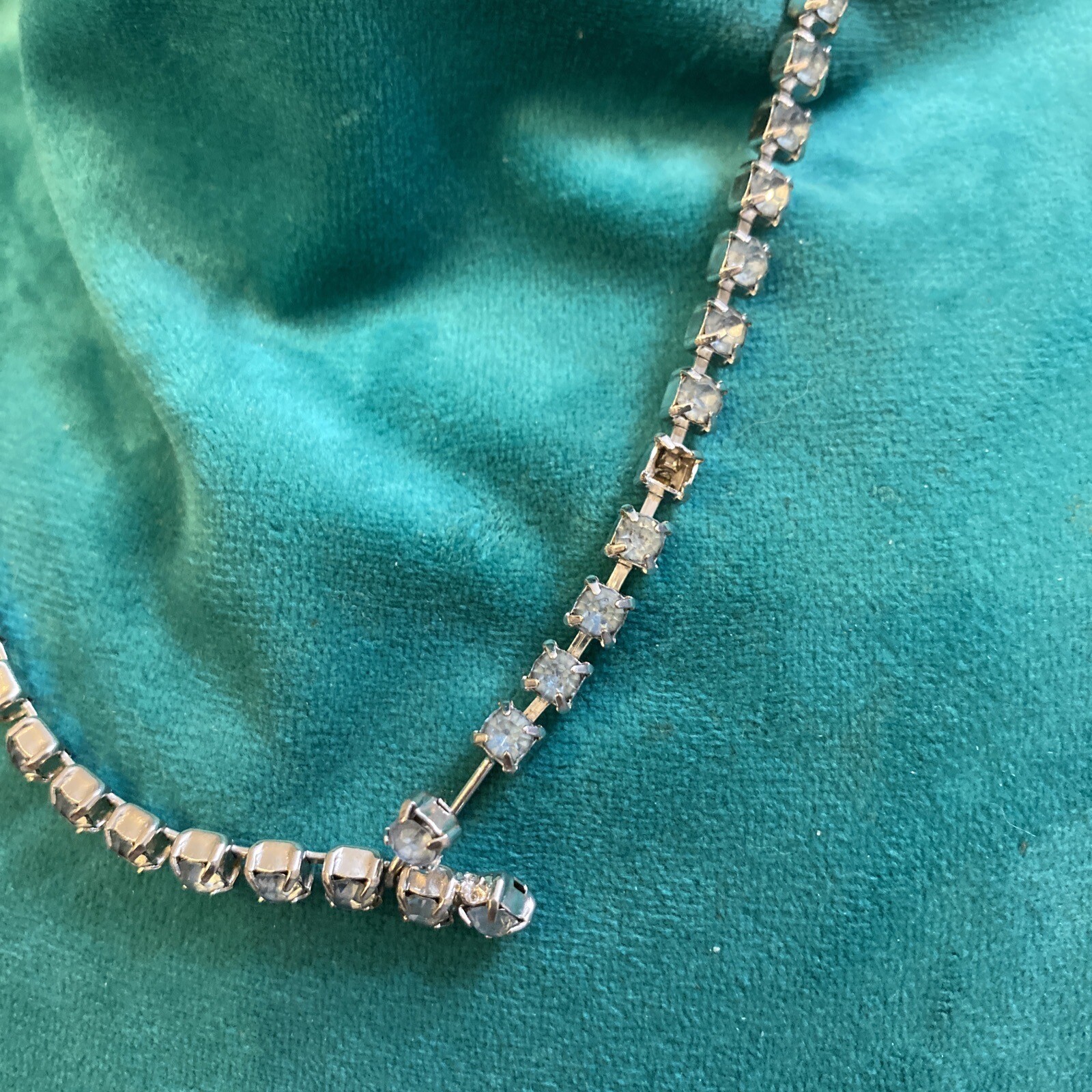 VTG LIGHT BLUE CLEAR RHINESTONES FANCY STATEMENT NECKLACE HOOK CLASP ESTATE A2