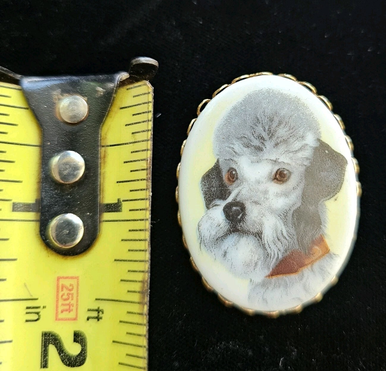 Vtg Porcelain Cameo Brooch Schnauzer Dog Pin 1.5″ Oval Goldtone Grey Dark Grey