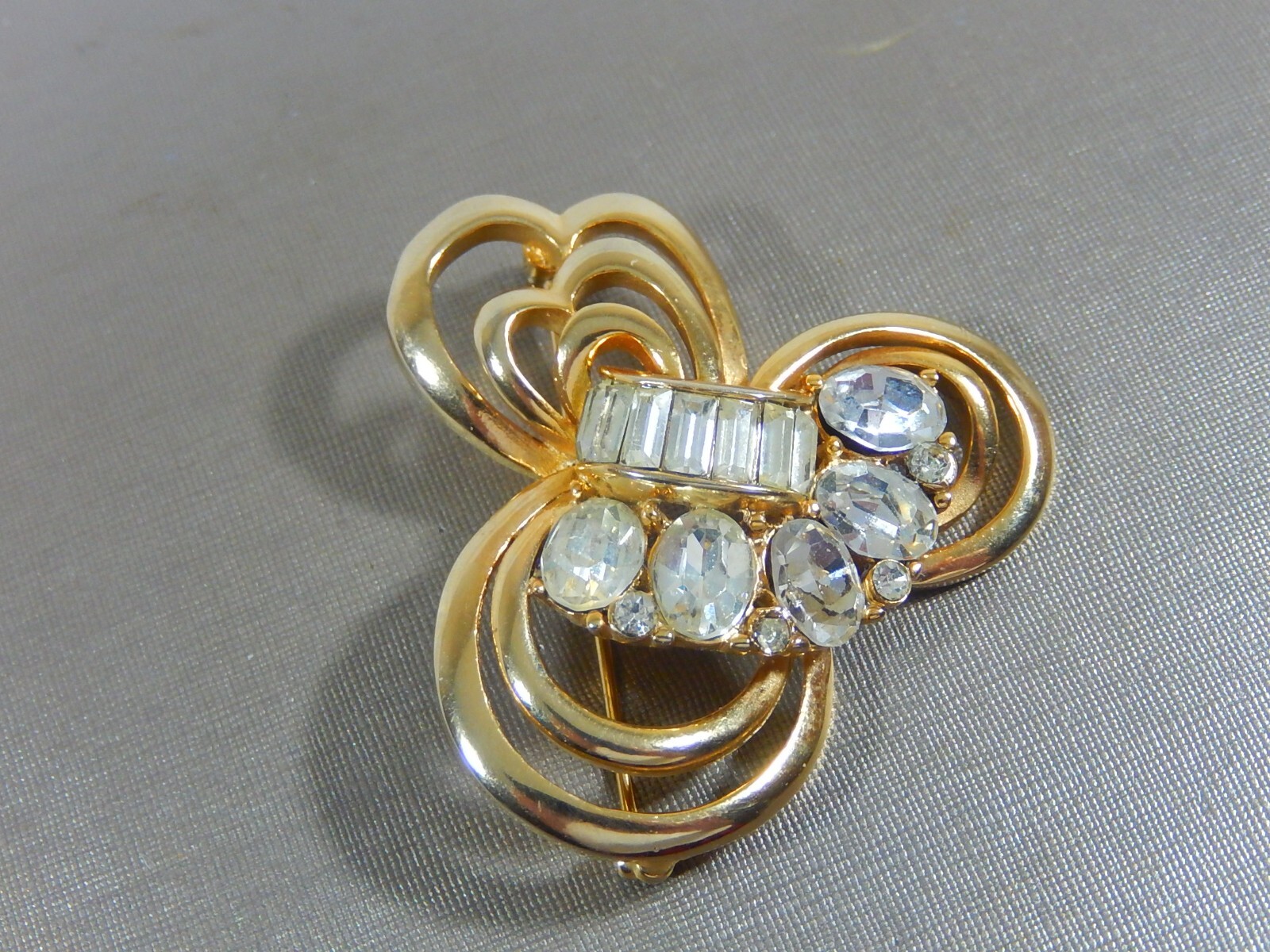 VITG HIGH END INVISIBLE SET CLEAR BAGUETTE OVAL & ROUND GP RHINESTONE BROOCH
