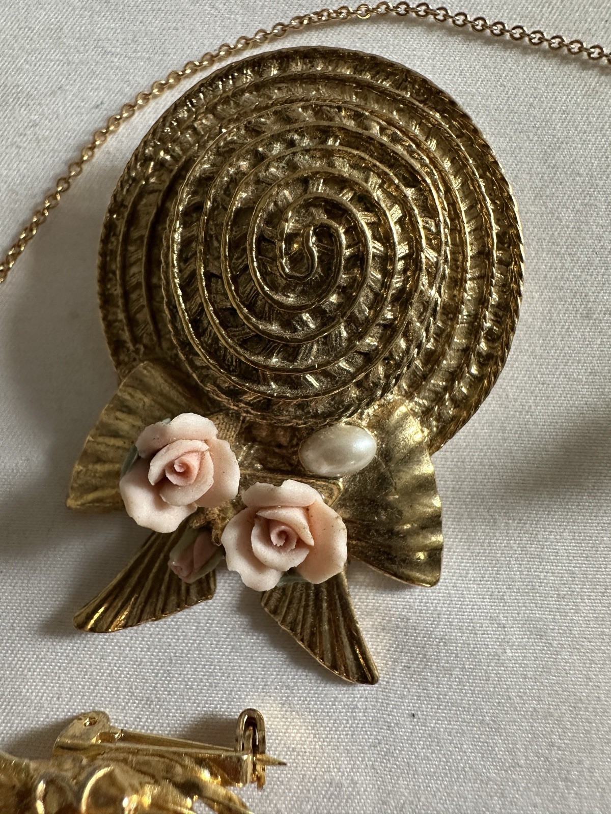 vintage faux pearl jewelry lot Necklace Bracelet Brooch Gold Tone