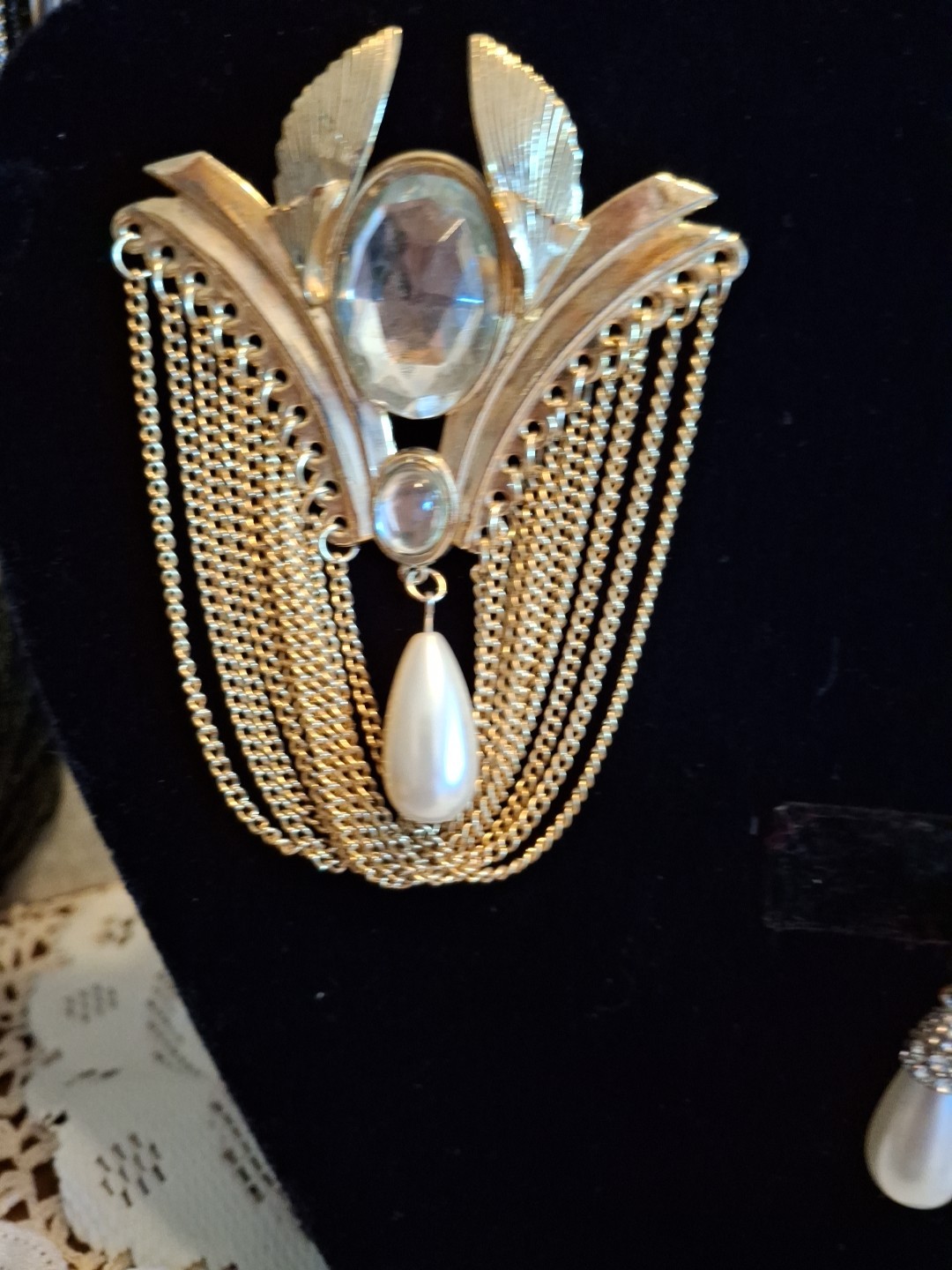 VTG Art Deco 4″ Brooch Huge Draped Chains Faux Pearl Drop Pin & Earrings