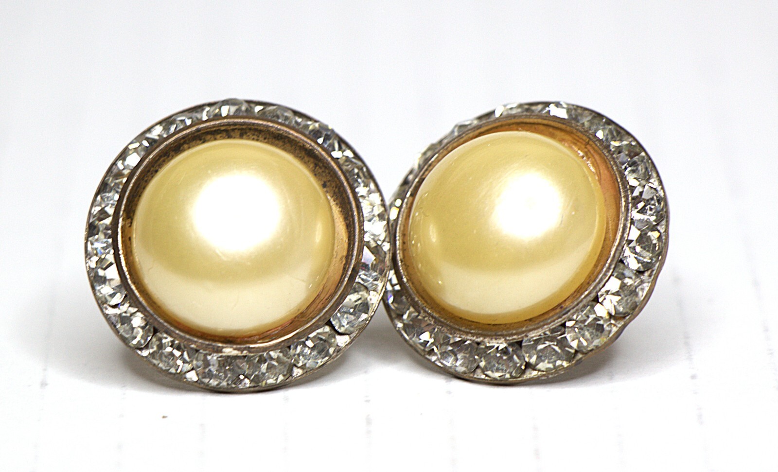 Vntg Clip-on Earrings Round Pearl Jelly Belly Center Rhinestones Costume Jewelry