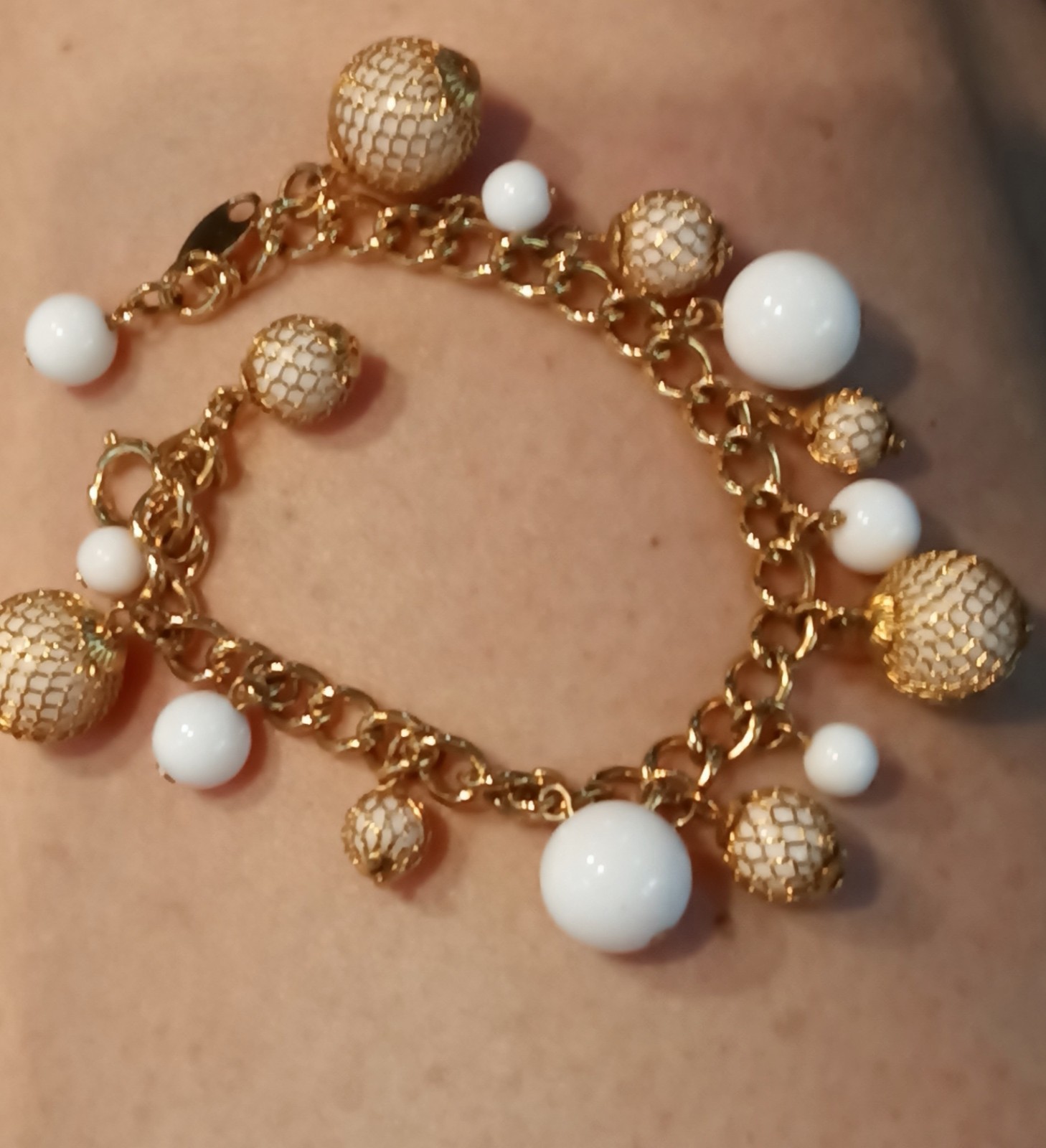 Vintage Trifari Gold Tone Bracelet White And Mesh Wrapped Ball Bead Drops