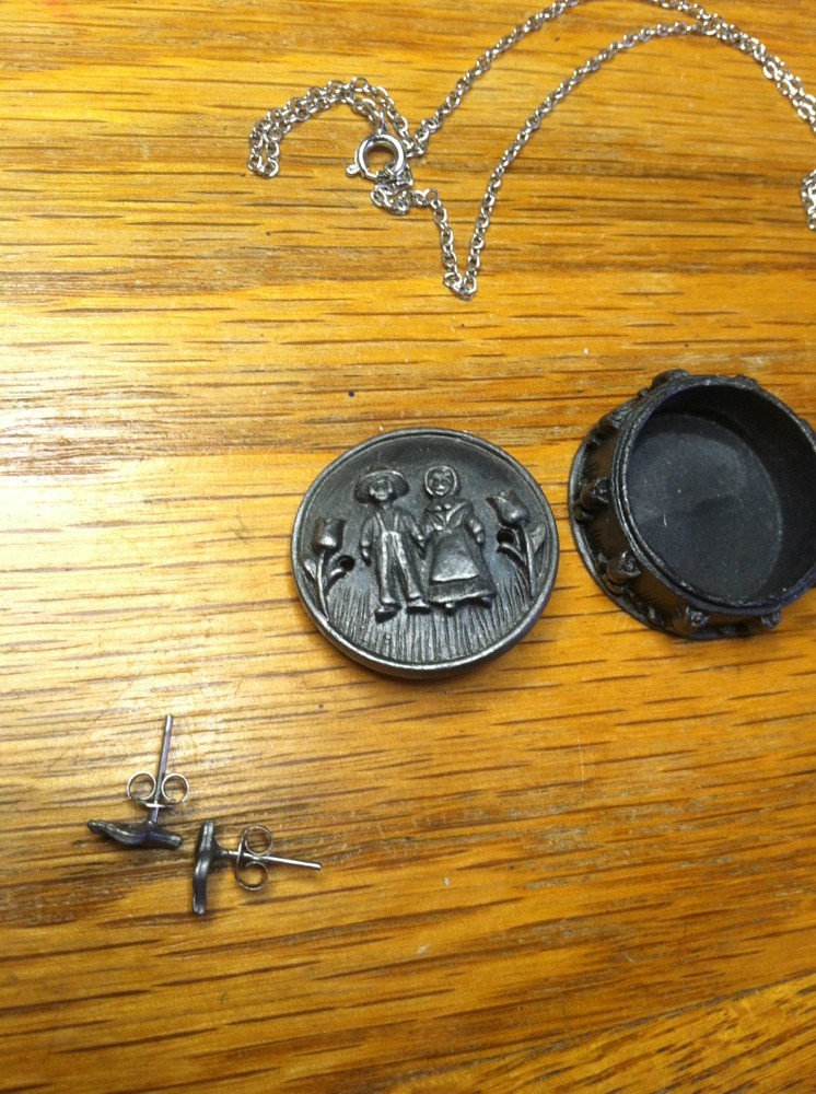 PEWTER TRINKET BOX EARRINGS NECKLACE PILGRIMS PIONEER VINTAGE