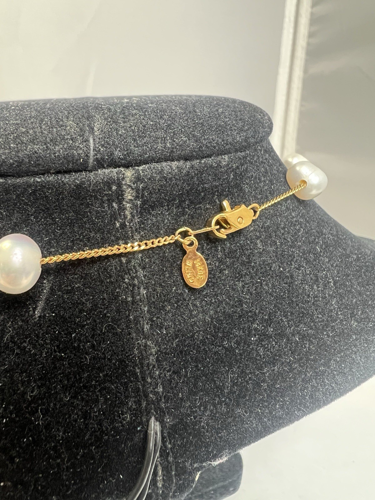Beautiful Signed 14KGE W. Lind White Pearl Stationed Necklace 18″